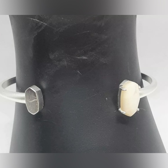 Kendra Scott Vada Bracelet Silver and Ivory Pearl 0123 - Picture 3 of 6